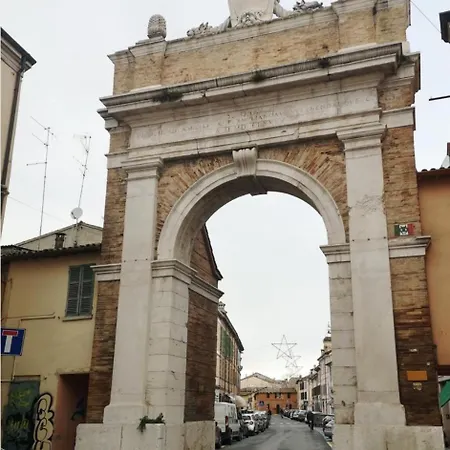 Dimora Del Borgo דירה ראבנה