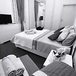 Dimora Del Borgo Apartment